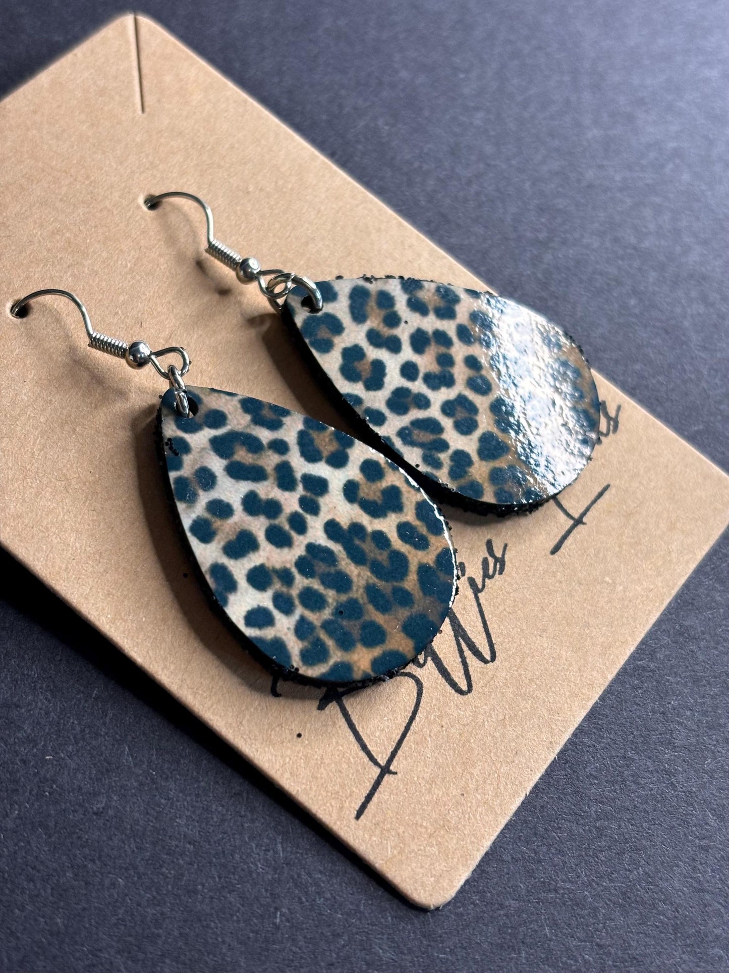 Glitter Sides Leopard Print Earrings & Lipstick Holder Gift Set