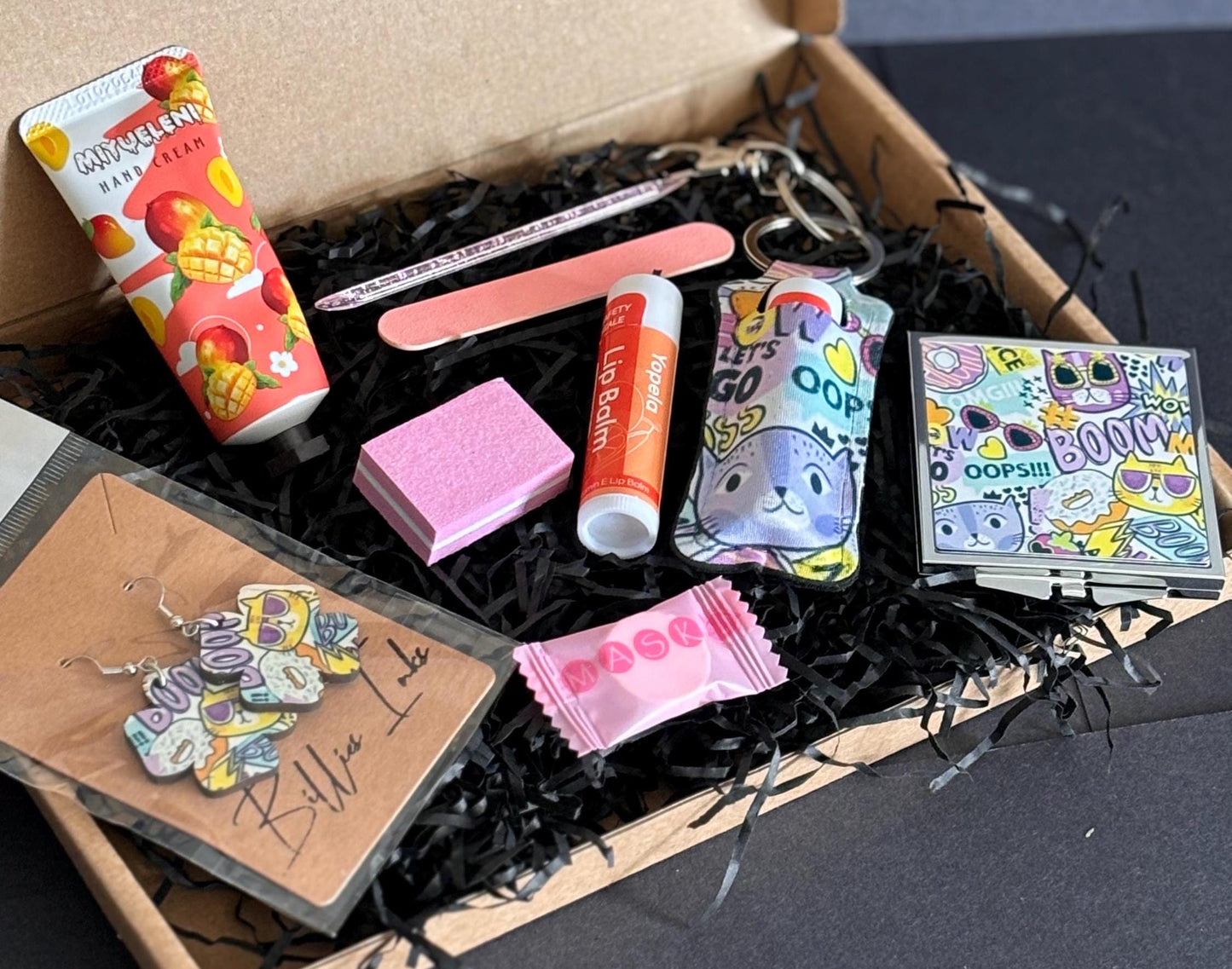 Funky Cats Handbag Essentials Gift Set – Earrings, Lipstick Holder, Nail and Skincare Treats