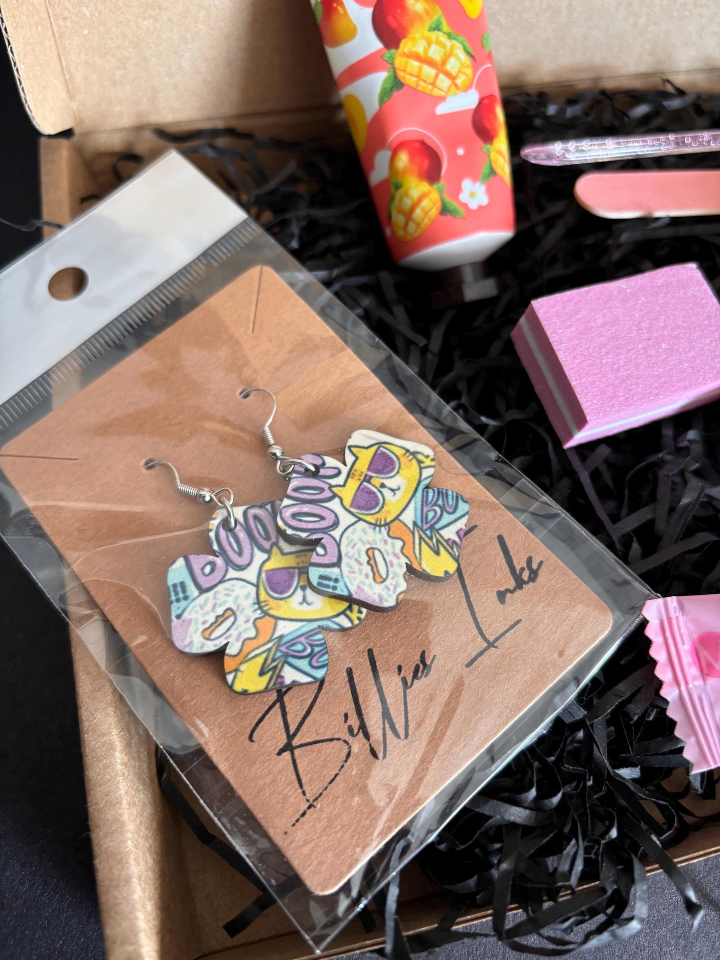 Funky Cats Handbag Essentials Gift Set – Earrings, Lipstick Holder, Nail and Skincare Treats