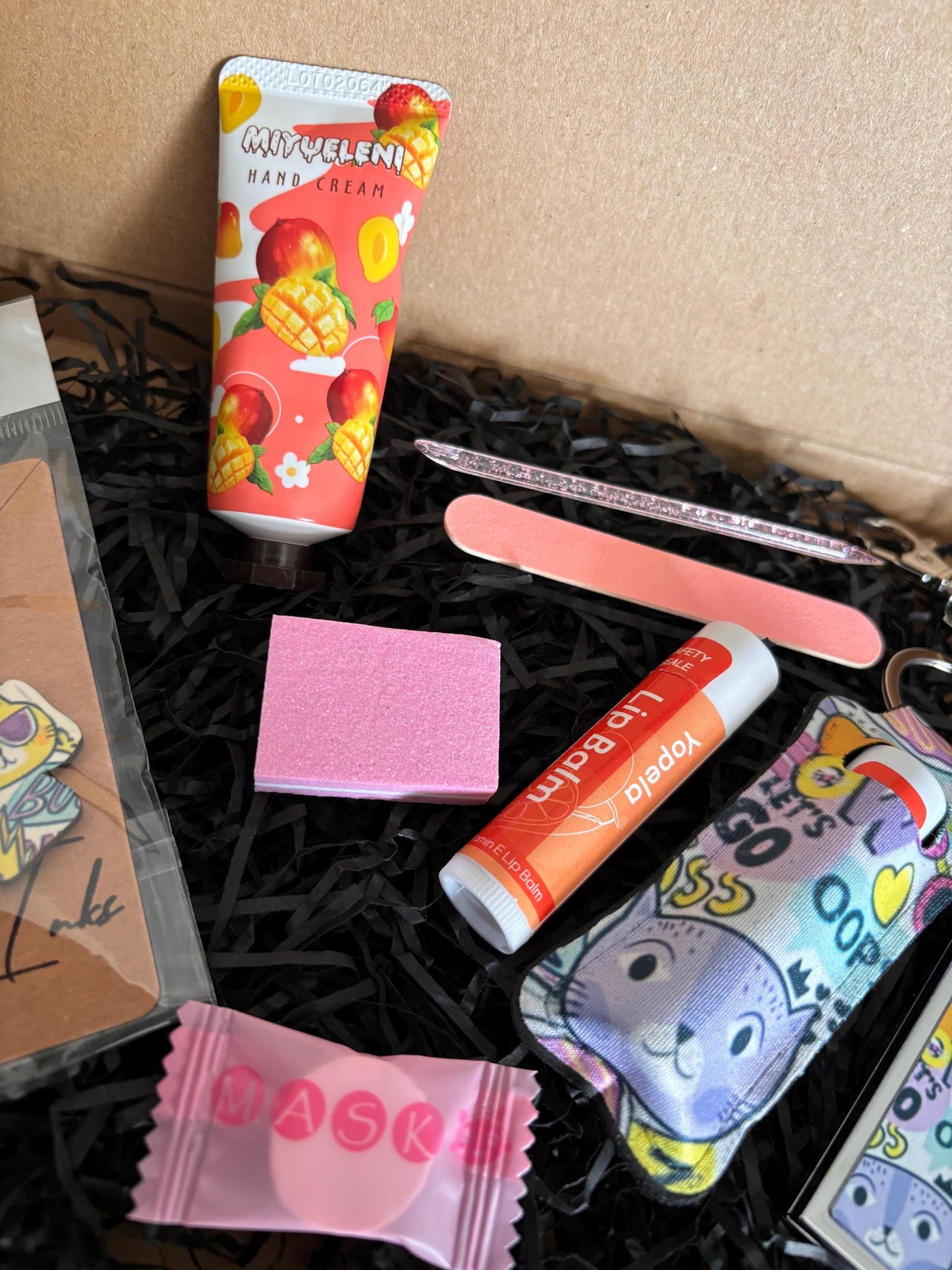 Funky Cats Handbag Essentials Gift Set – Earrings, Lipstick Holder, Nail and Skincare Treats