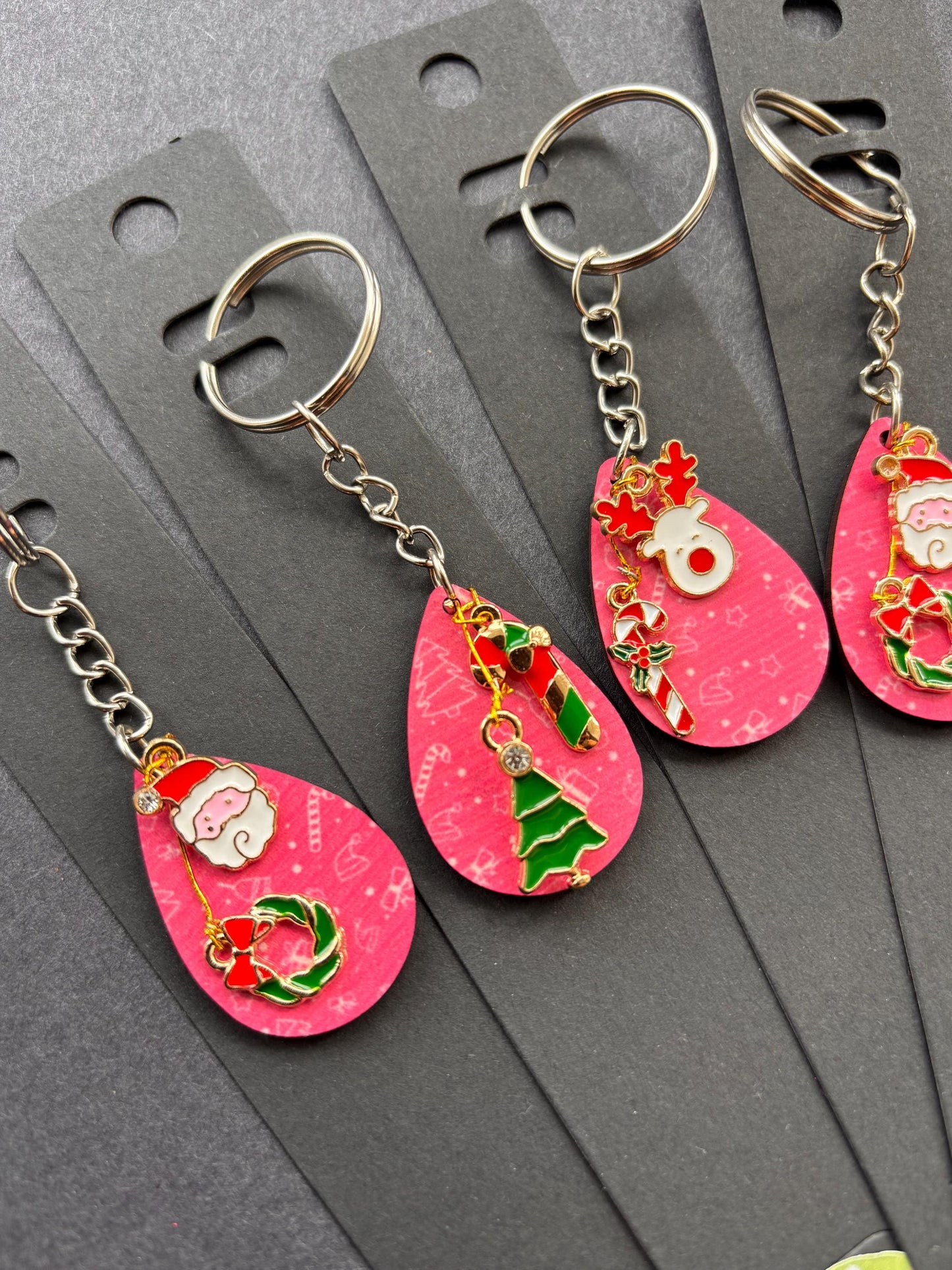Christmas Keyring with Magical Father Christmas Note