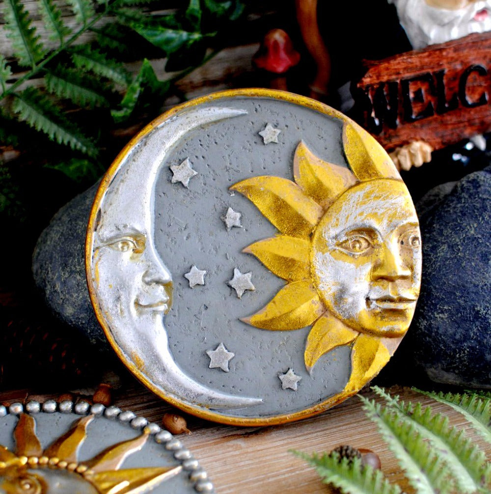 American Retro Distressed Sun Moon God Garden Ornaments Pendant Ornaments
