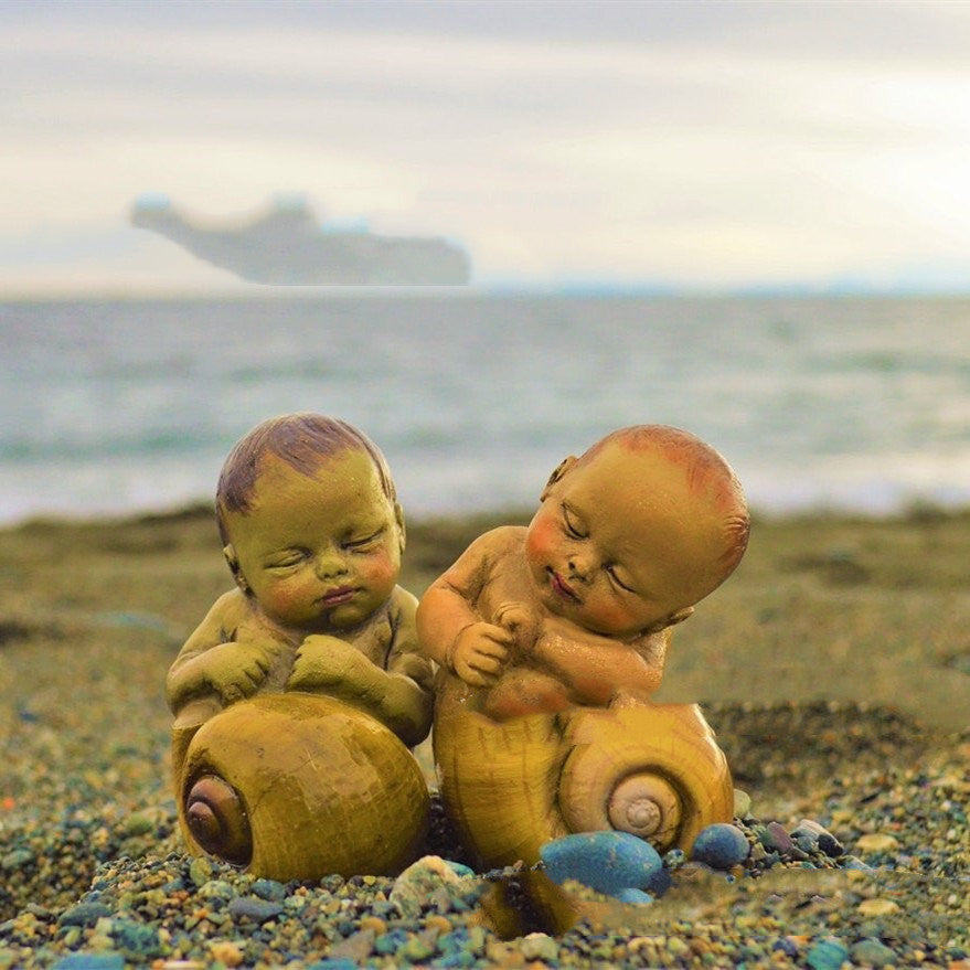New Garden Resin Ornaments Sleep The Doll